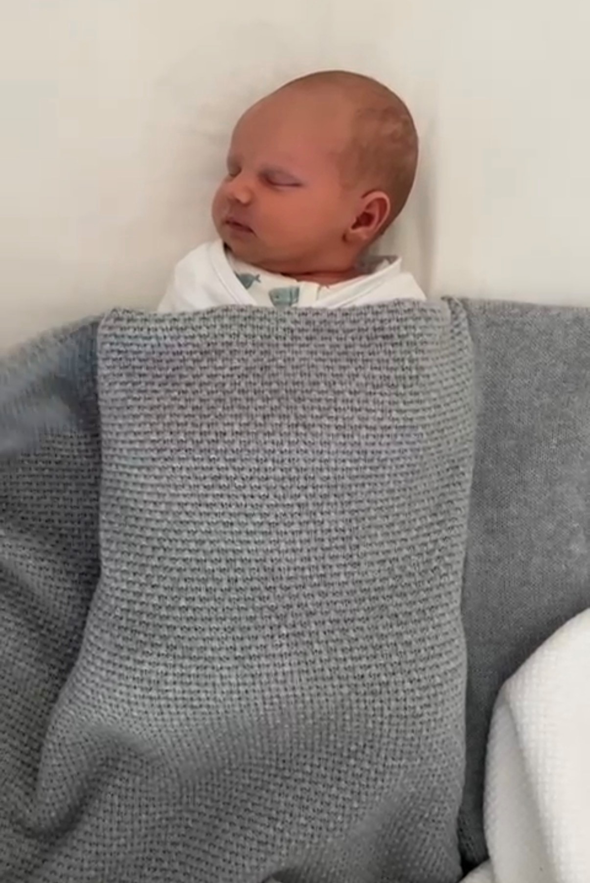 Airflow Luxury Blanket | Grey Marle - Image 5